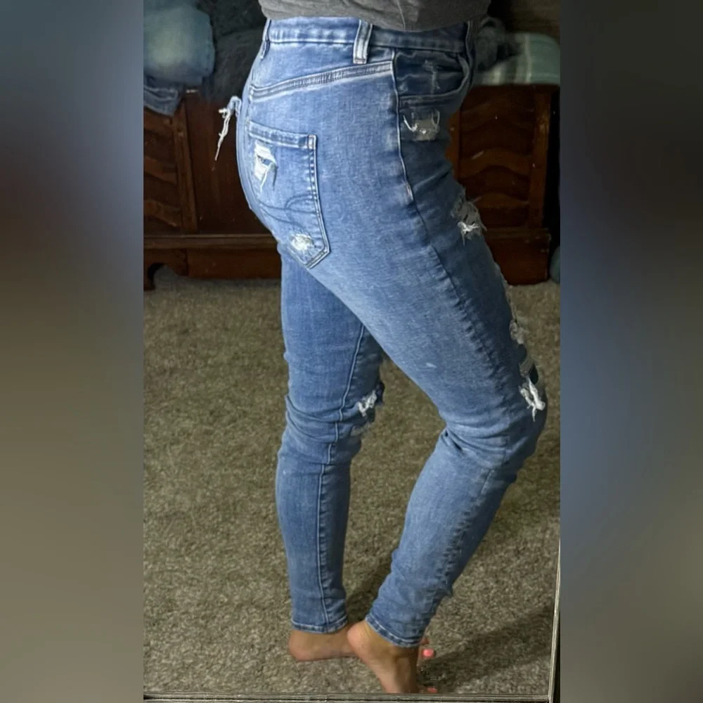 American Eagle Outfitters Ripped Light Blue Skinny Jeans - Picture 5 of 8